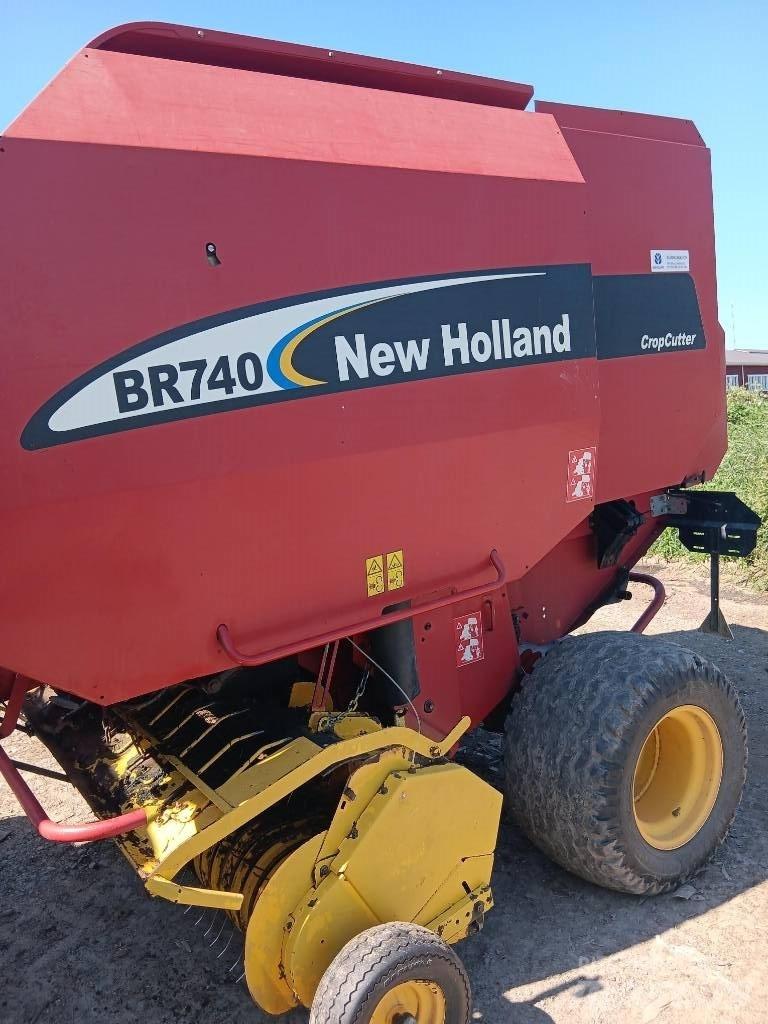 New Holland BR 740 Round balers