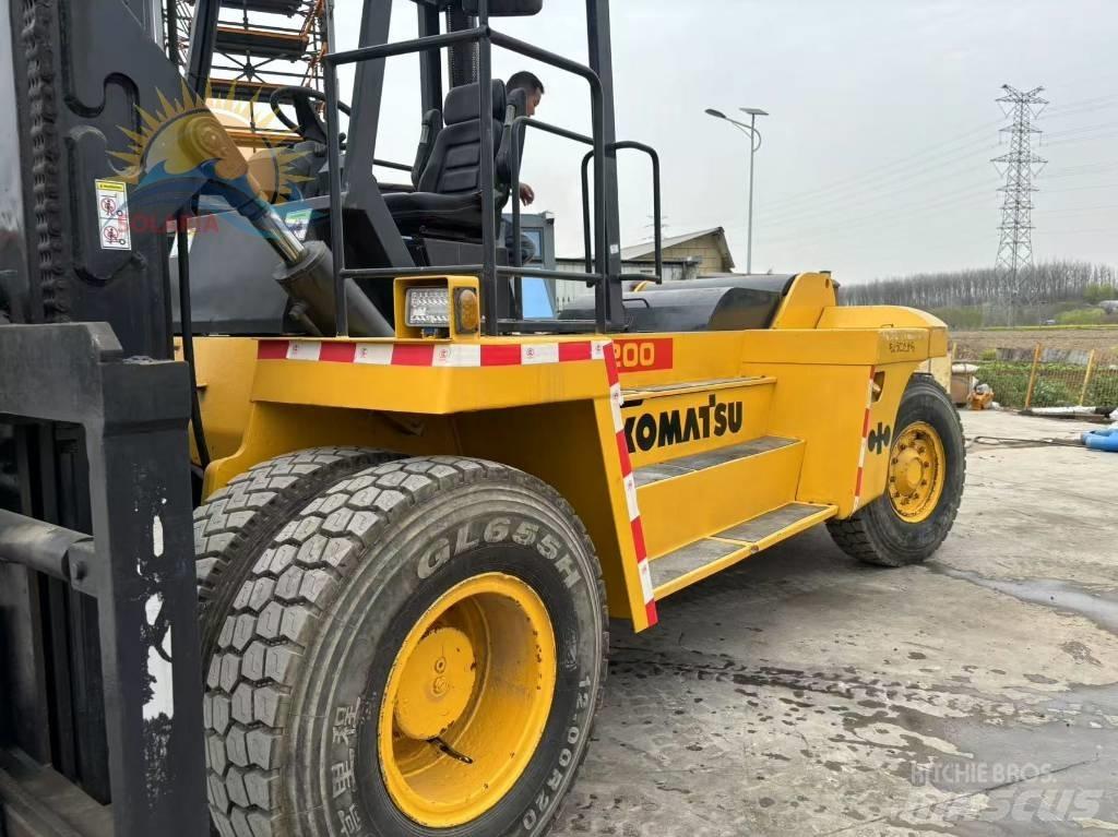 Komatsu FD 200 Diesel trucks