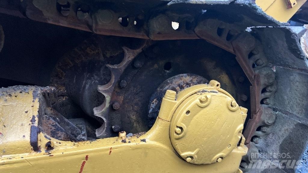 CAT D7 with ripper Crawler dozers