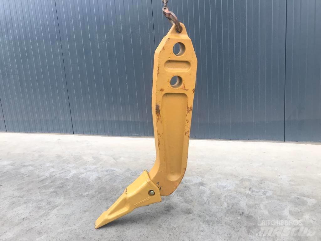 Komatsu D65 Shank Scarifiers