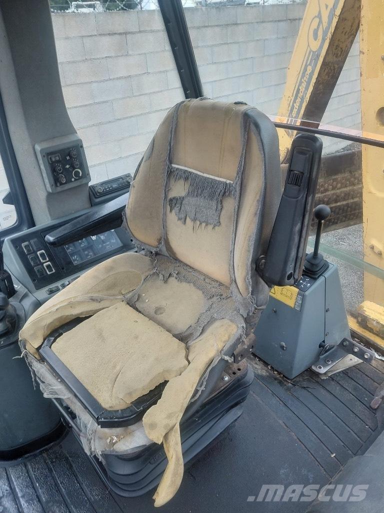 CASE 580 SLE Backhoe