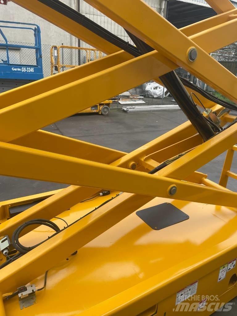 Haulotte Compact 12 Scissor lifts