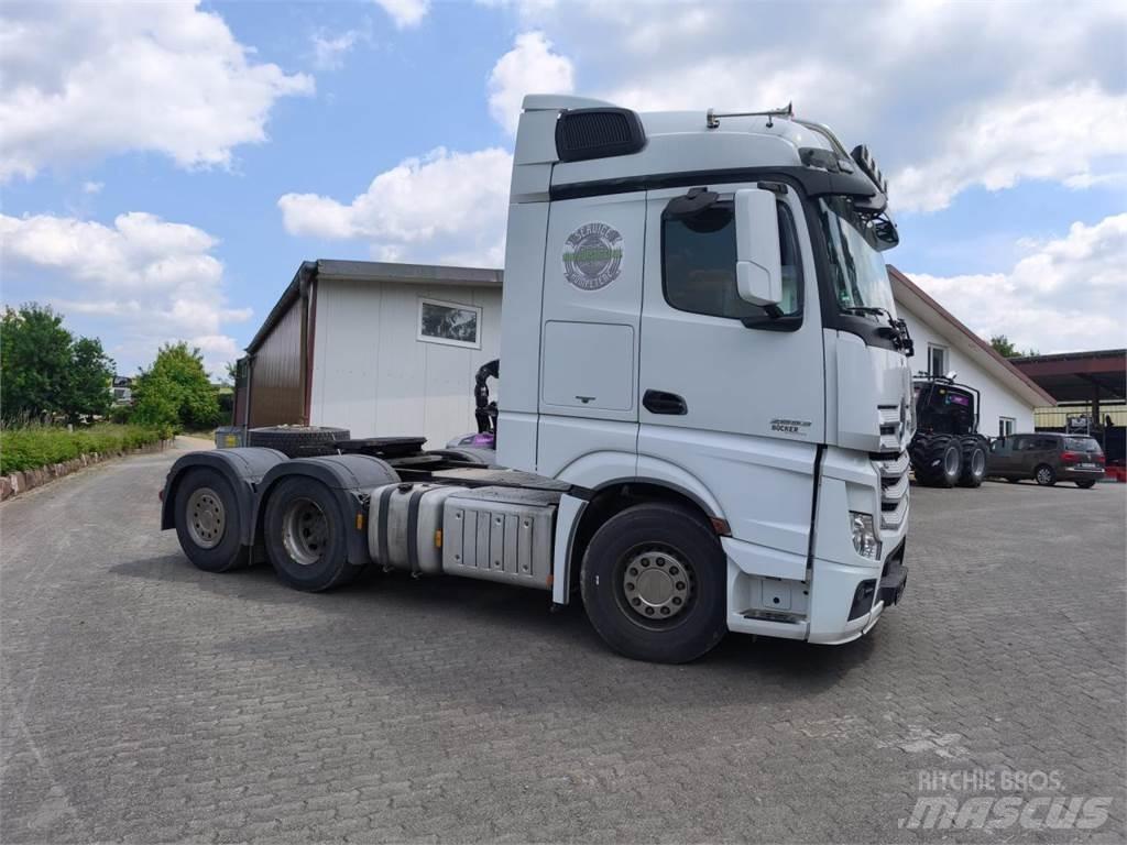 Mercedes-Benz 2653 Other trucks