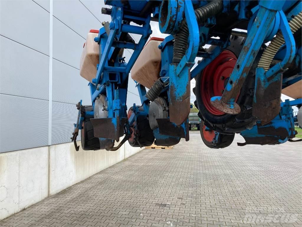 Monosem PNU 6 Sowing machines