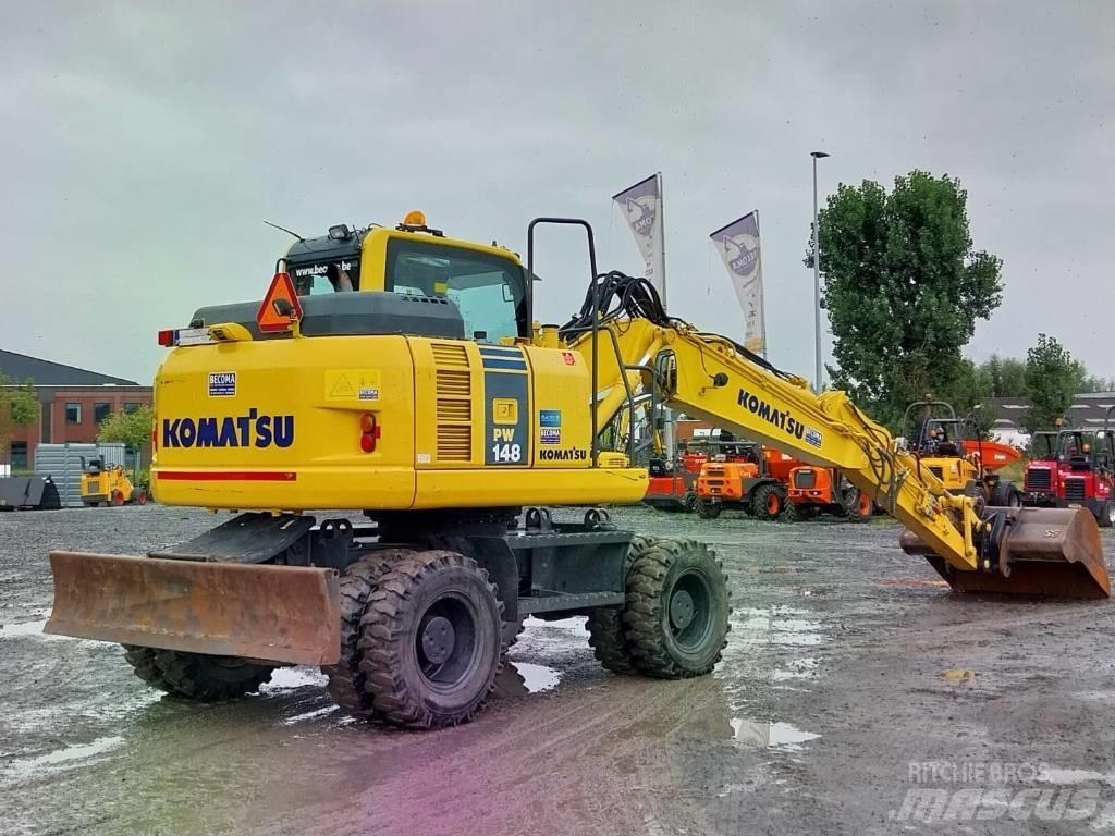 Komatsu PW148-8 Wheeled excavators