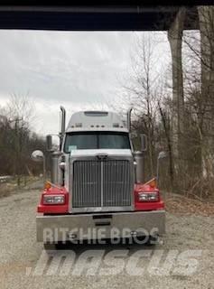 Western Star 4900 EX Prime Movers