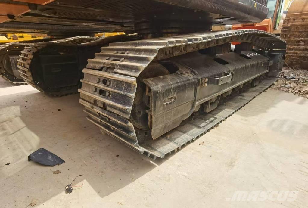 Hitachi ZX 210 Crawler excavators