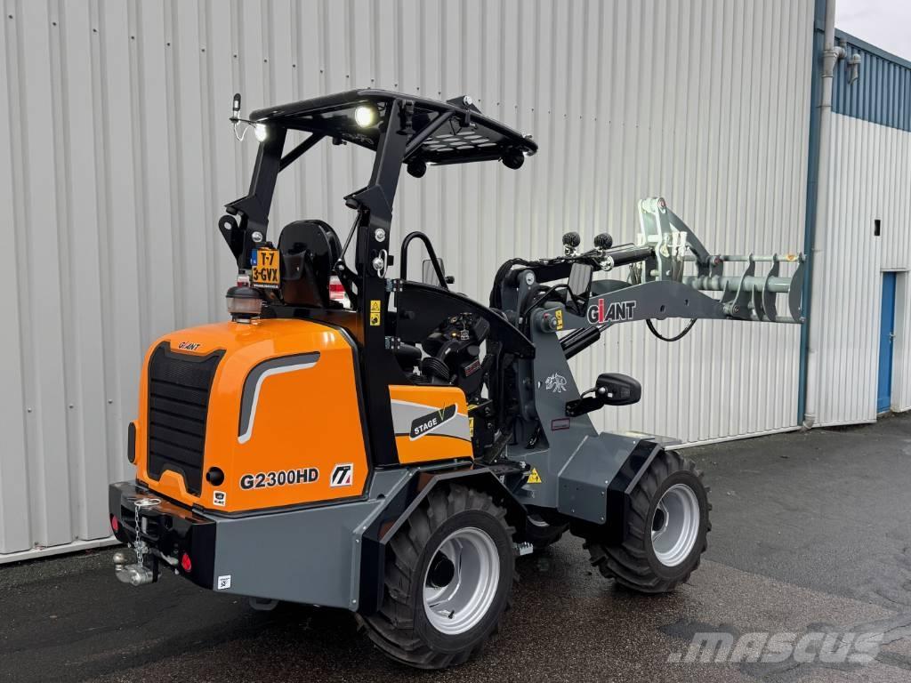 GiANT G 2300 HD Wheel loaders