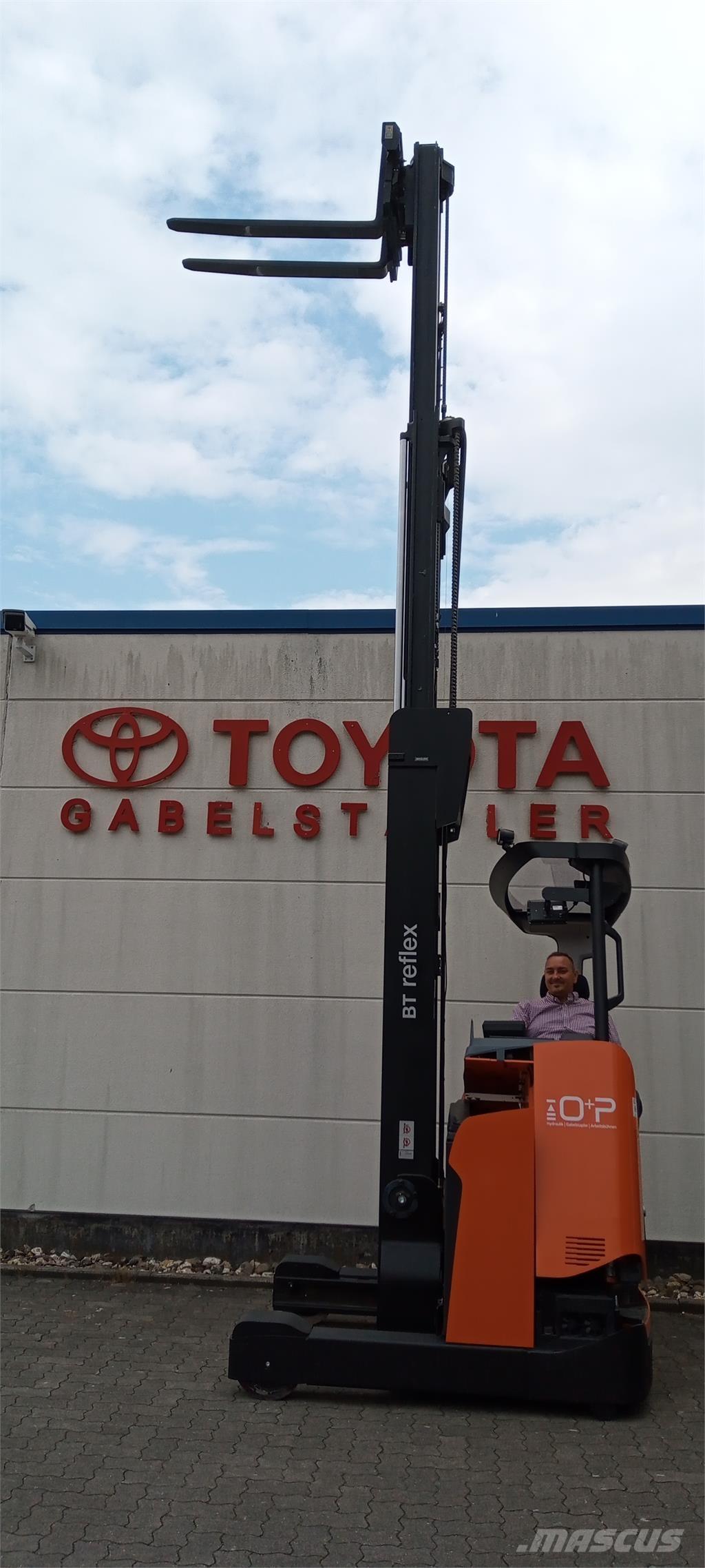 Toyota RRE 160H Reach truck