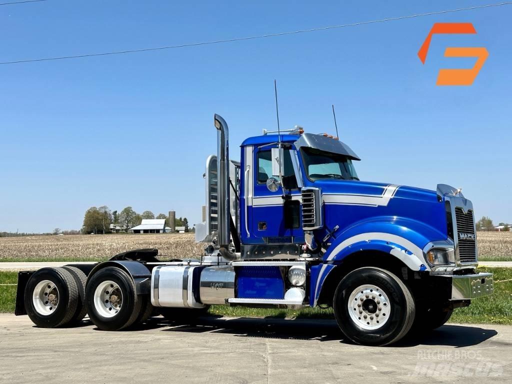 Mack Titan TD 713 Other trucks
