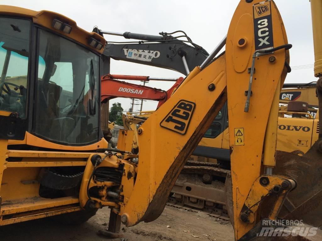 JCB 3CX Backhoe