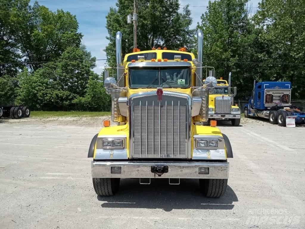 Kenworth W 900 Prime Movers