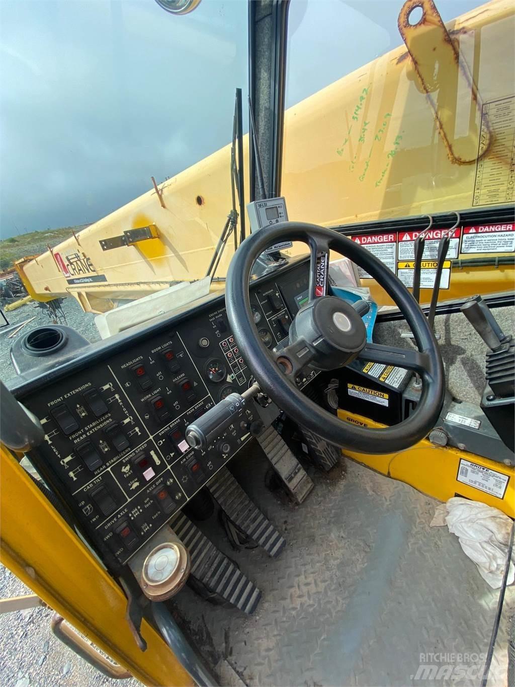 Grove RT880E Rough terrain cranes