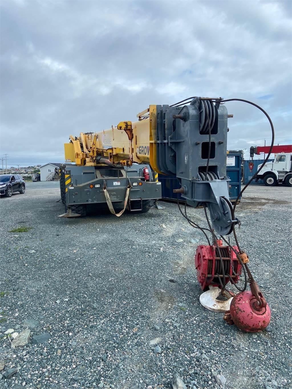 Grove RT880E Rough terrain cranes