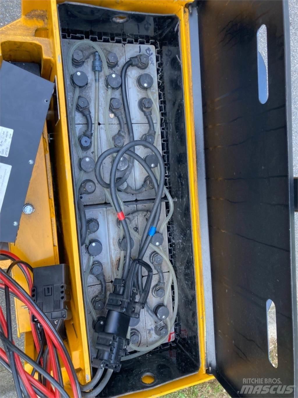  Careffe TES50 Pedestrian stacker