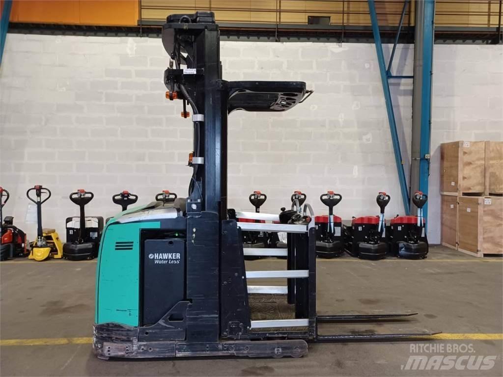 CAT NOH10N Medium lift order picker