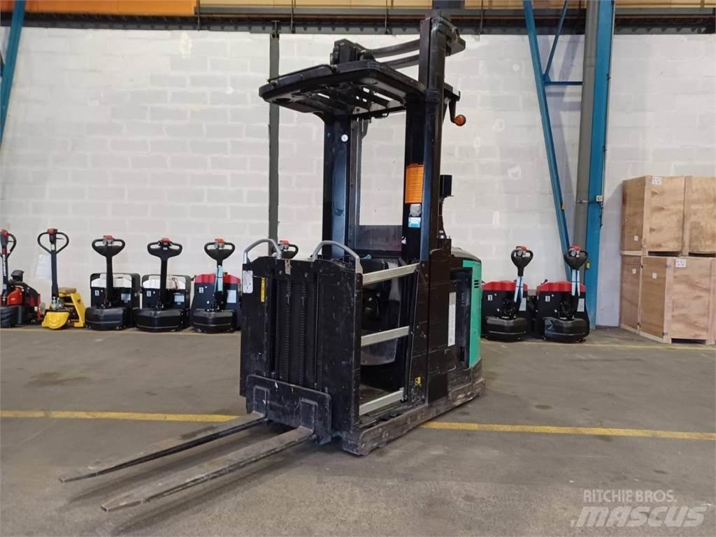 CAT NOH10N Medium lift order picker