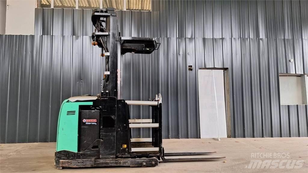 CAT NOH10N Medium lift order picker