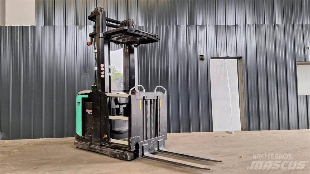CAT NOH10N Medium lift order picker