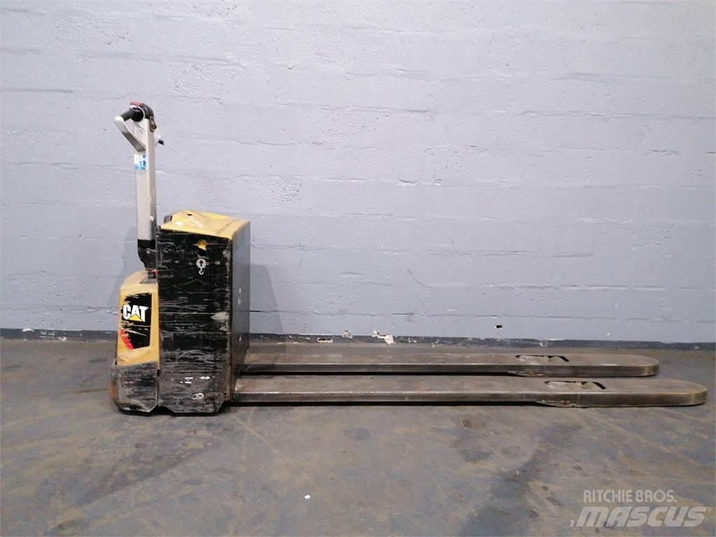 CAT NPP20N2 Pedestrian stacker