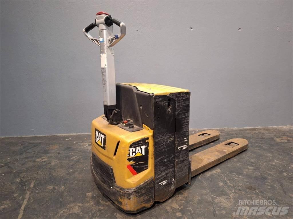 CAT NPP20N2E Pedestrian stacker