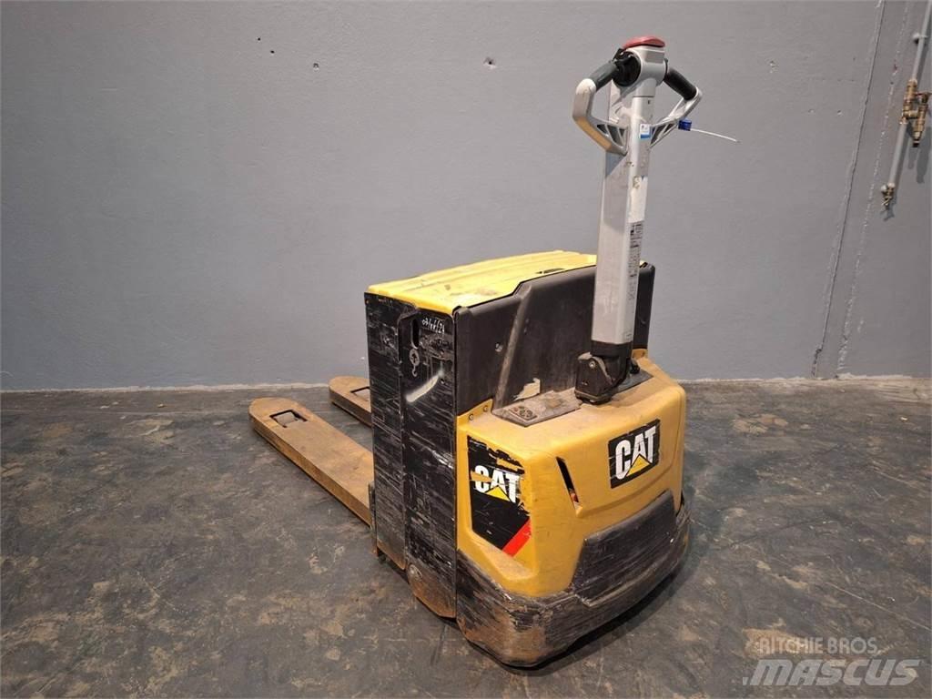 CAT NPP20N2E Pedestrian stacker