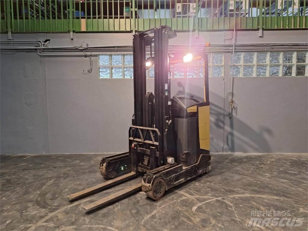 CAT NR16N Reach truck