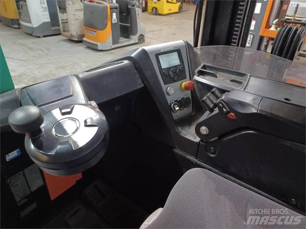 CAT NR16N Reach truck