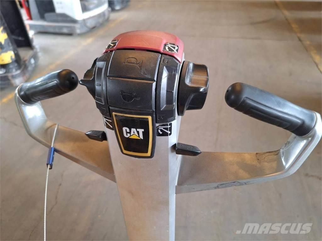 CAT NSP16N2 Pedestrian stacker