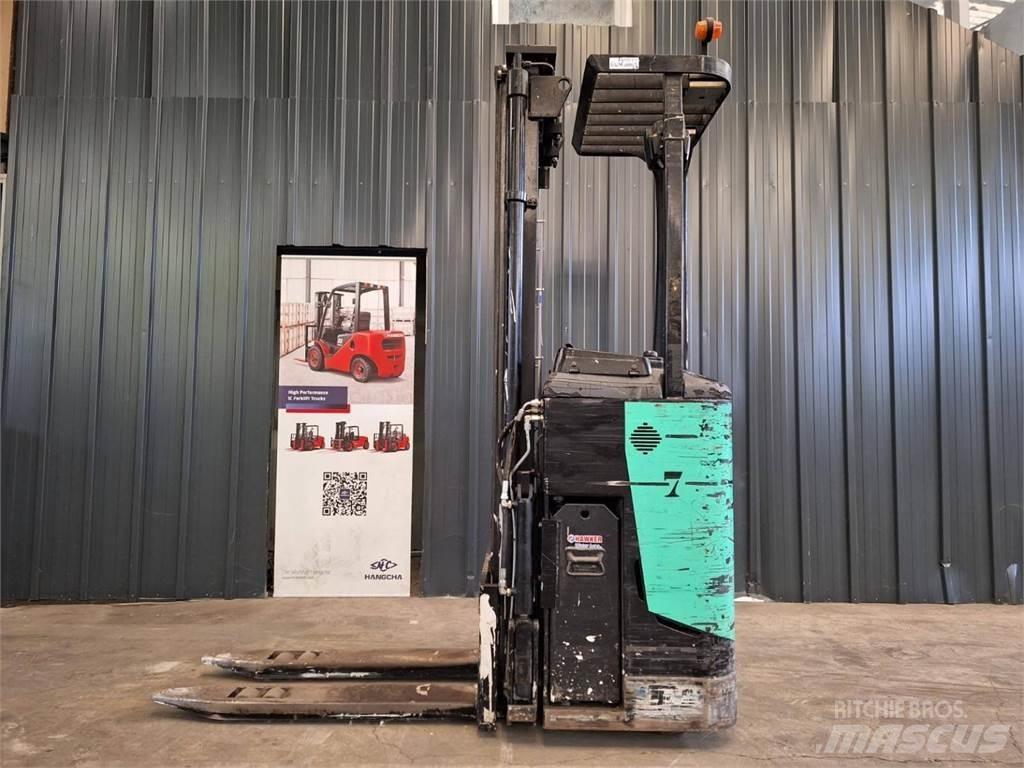 CAT NSR16N Self propelled stackers
