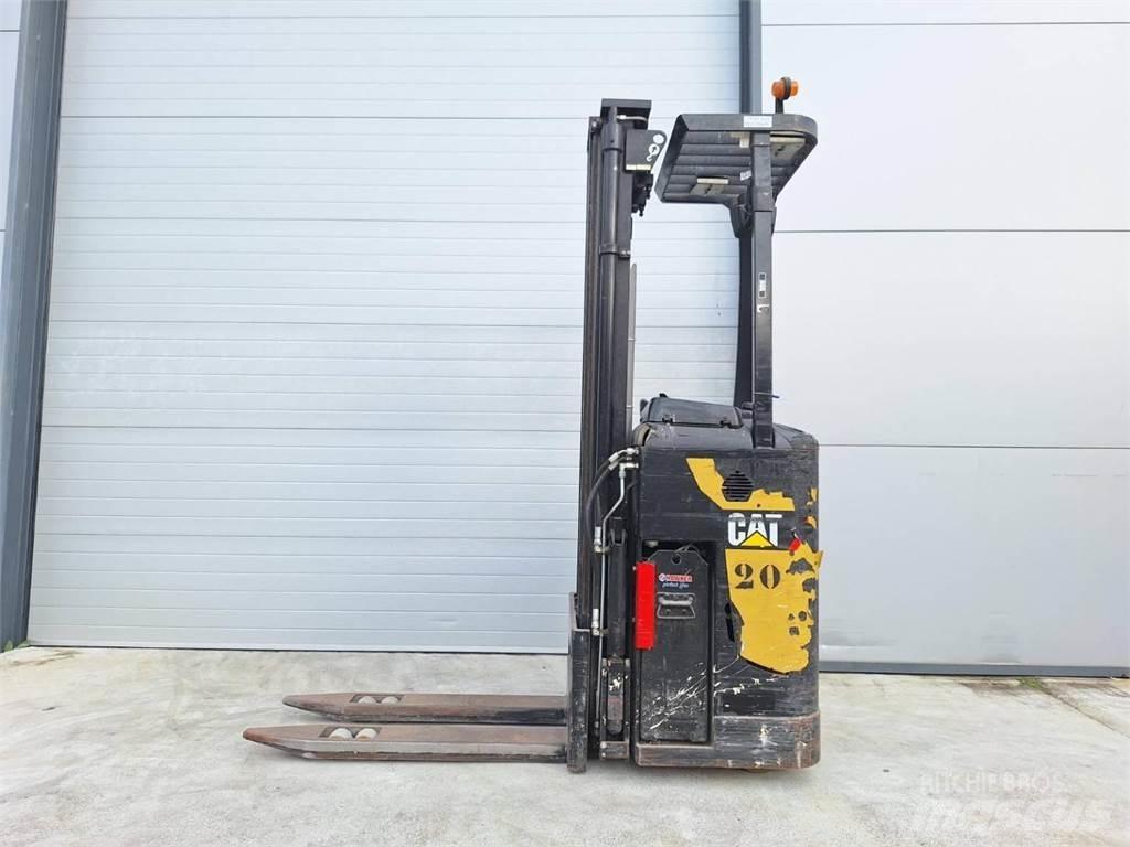 CAT NSR16N Self propelled stackers