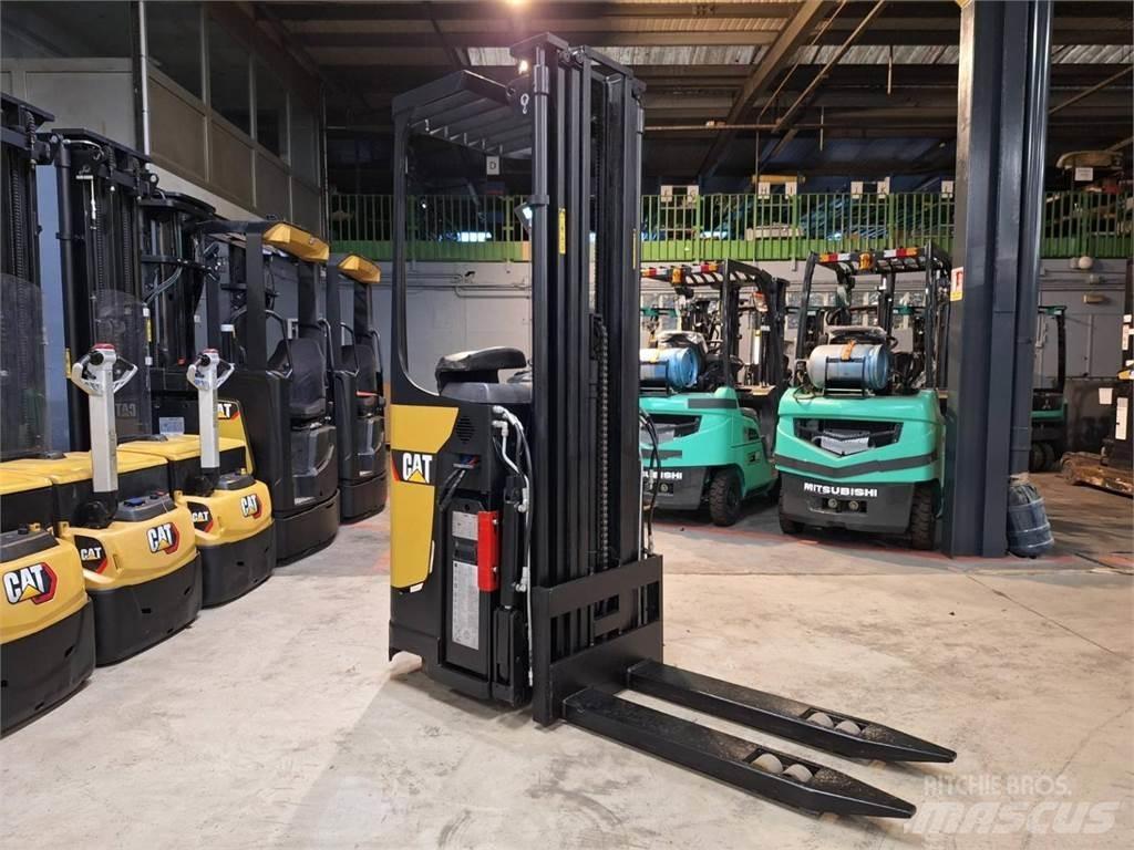 CAT NSR16N2 Self propelled stackers
