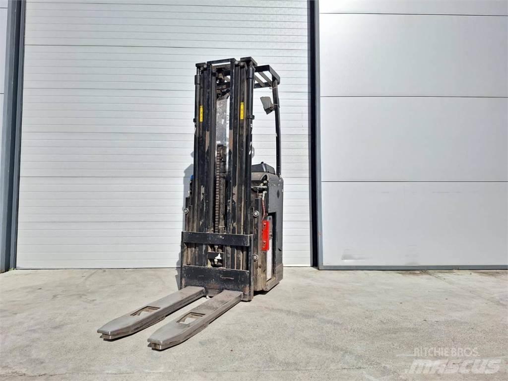 CAT NSR16NI Self propelled stackers