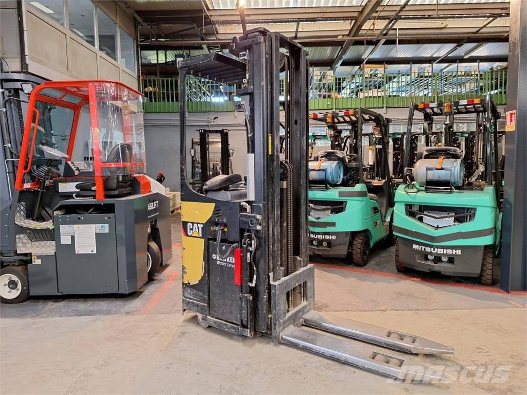 CAT NSR20N Self propelled stackers