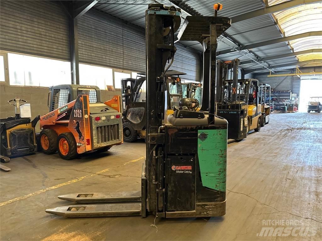 CAT NSR20N Self propelled stackers