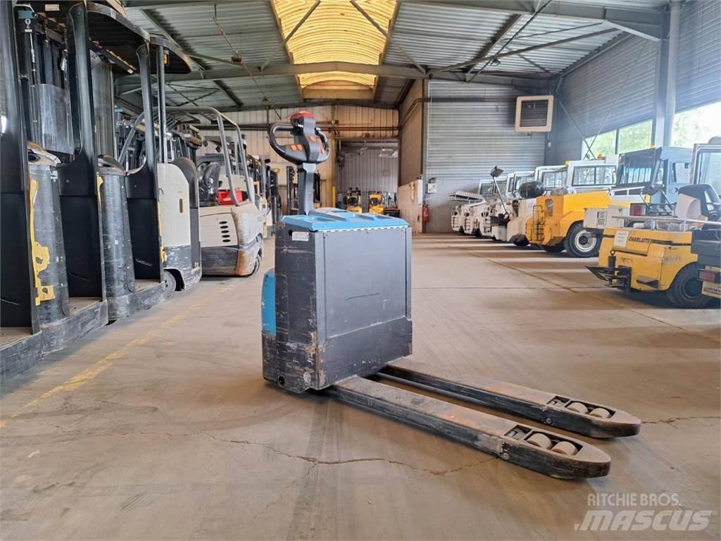 Heli CBD20-150 Pedestrian stacker