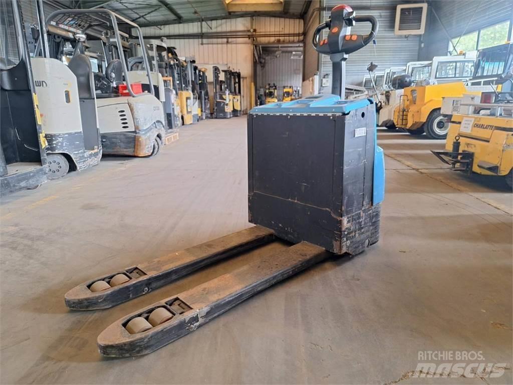 Heli CBD20-150 Pedestrian stacker