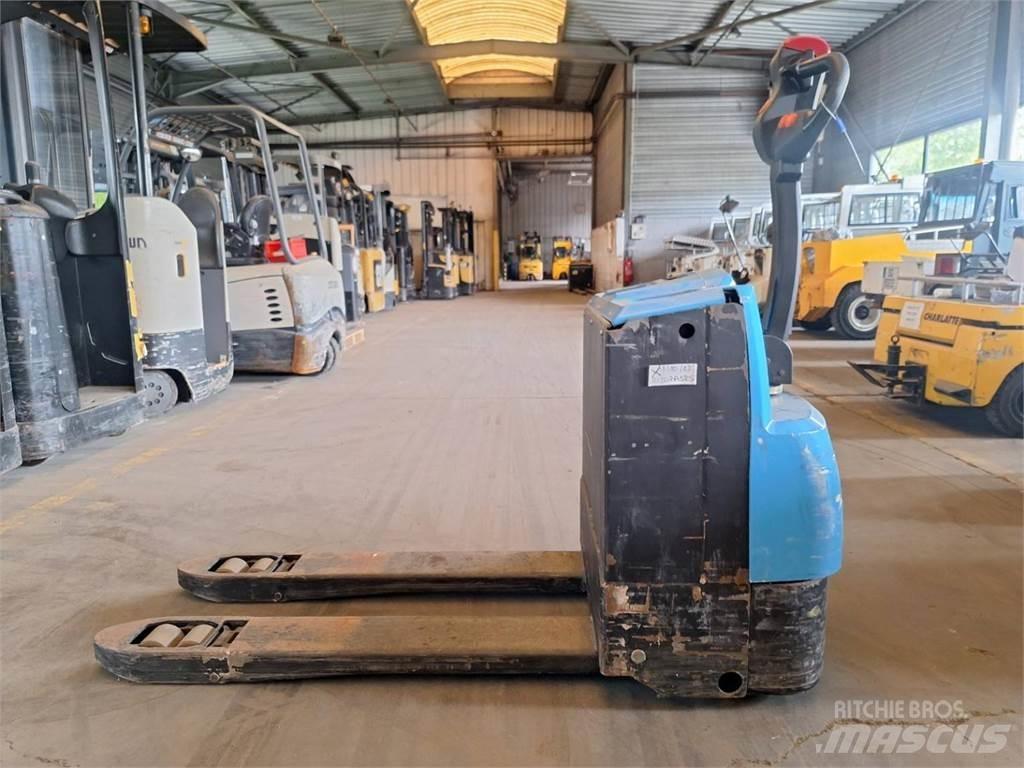 Heli CBD20-150 Pedestrian stacker