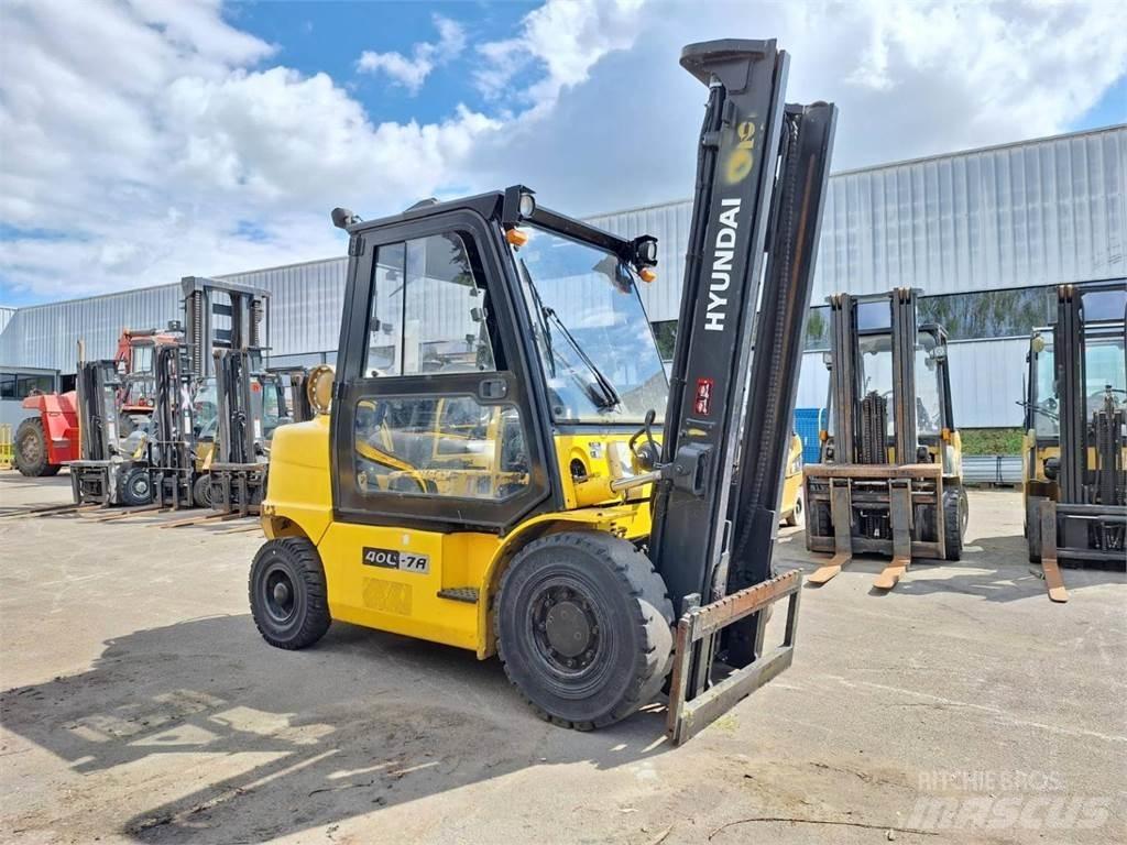 Hyundai 40L-7A Other