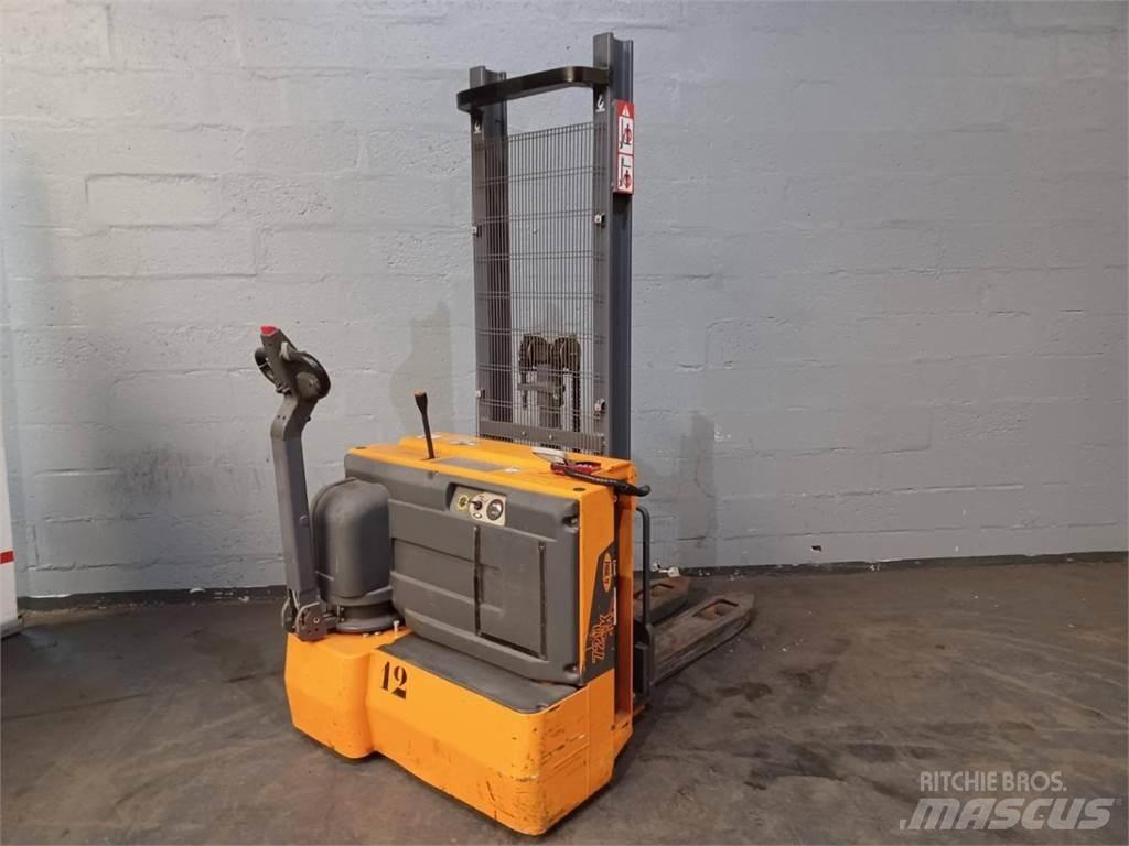 OMG 720K Pedestrian stacker