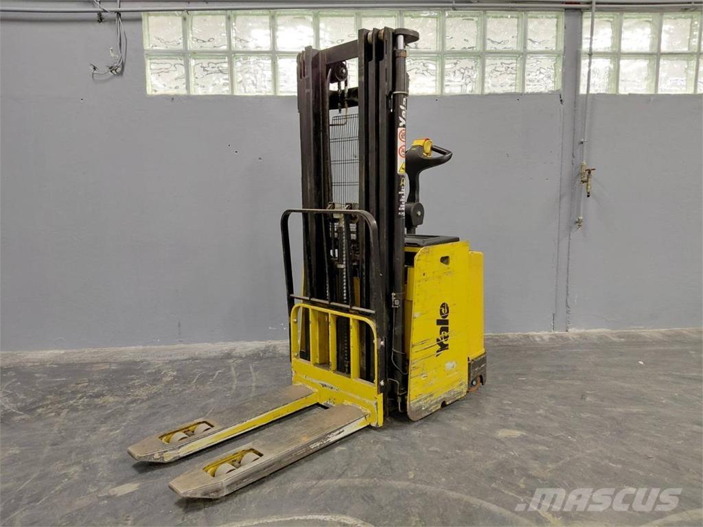 Yale MS12X Pedestrian stacker