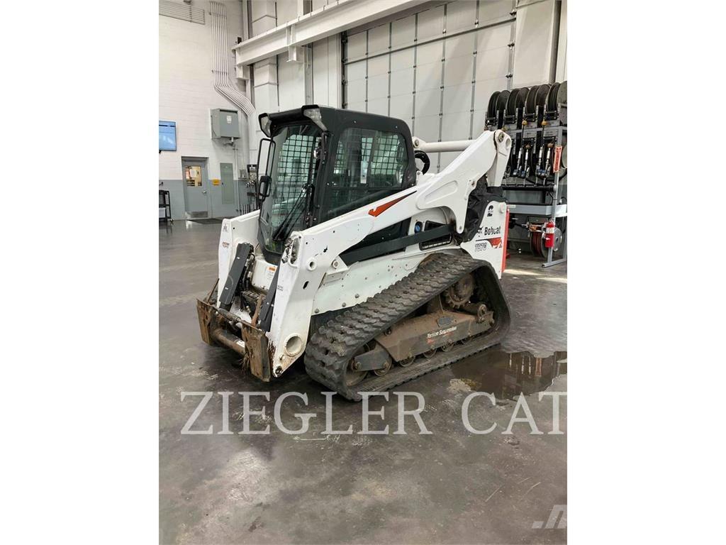 Bobcat T870 Crawler loaders
