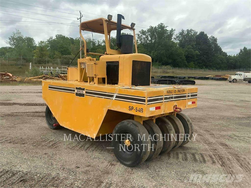 Bros SP-54B Pneumatic tired rollers