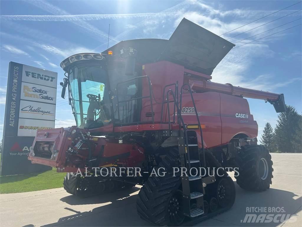 Case IH 8250 Combine harvesters