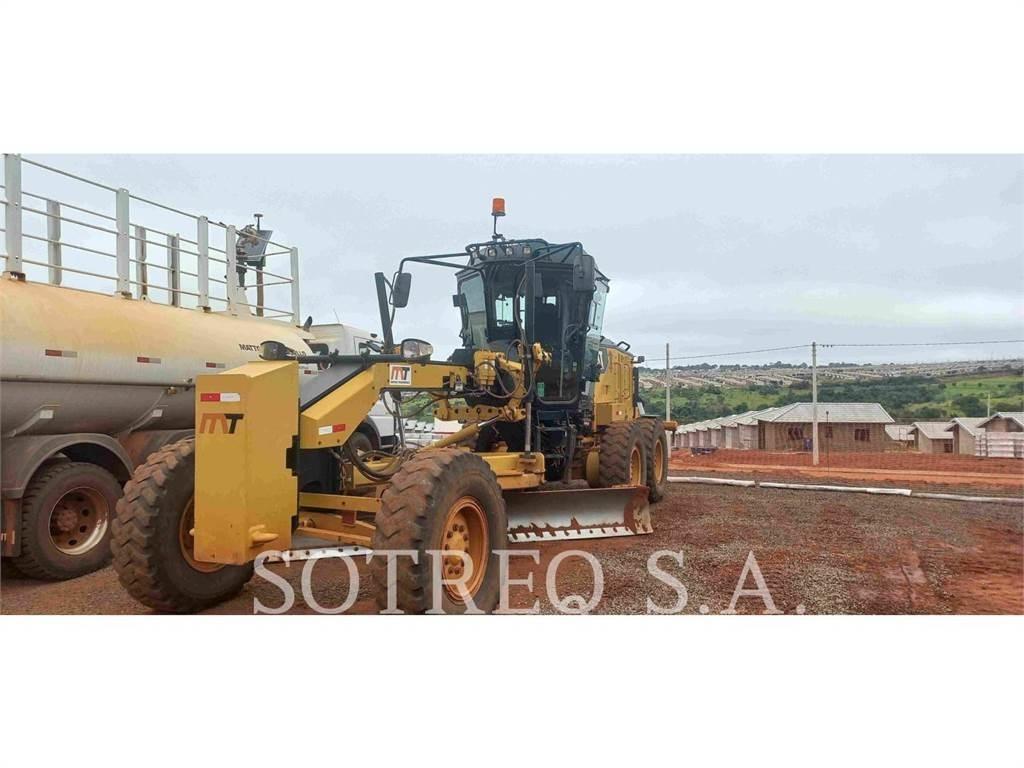 CAT 120 Graders