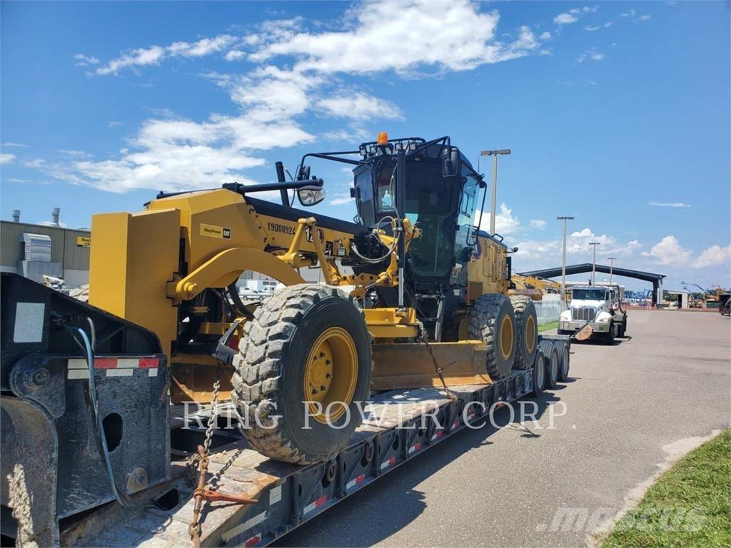 CAT 120 AWD CS Graders