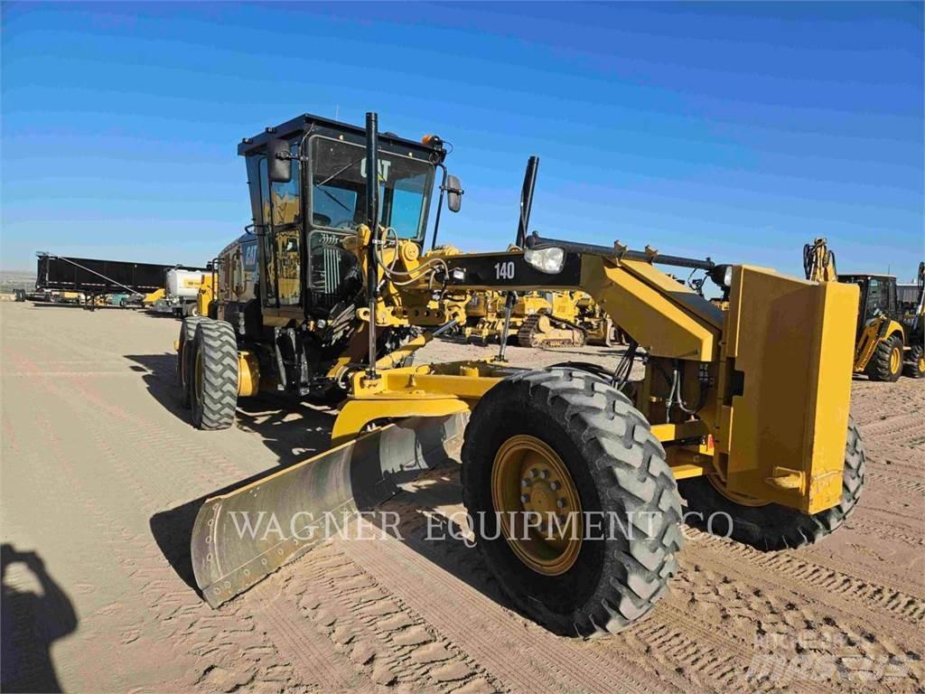 CAT 140 Graders