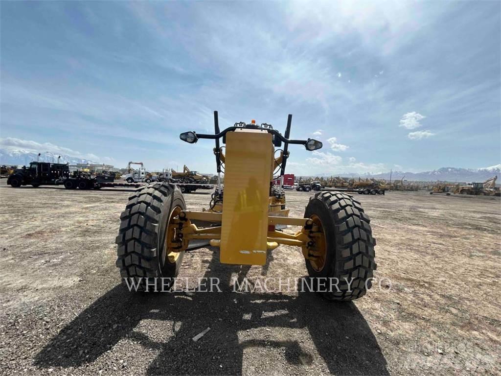 CAT 140 Graders