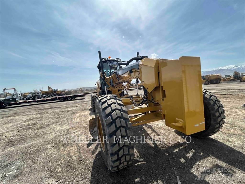 CAT 140 Graders