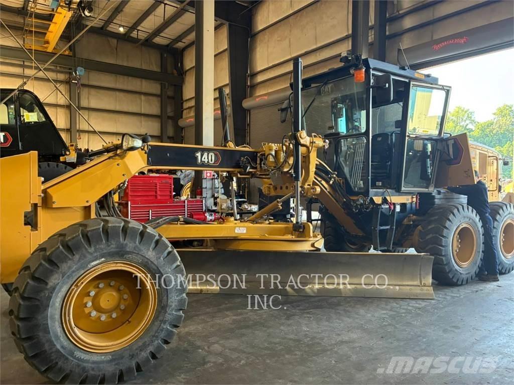 CAT 140 Graders